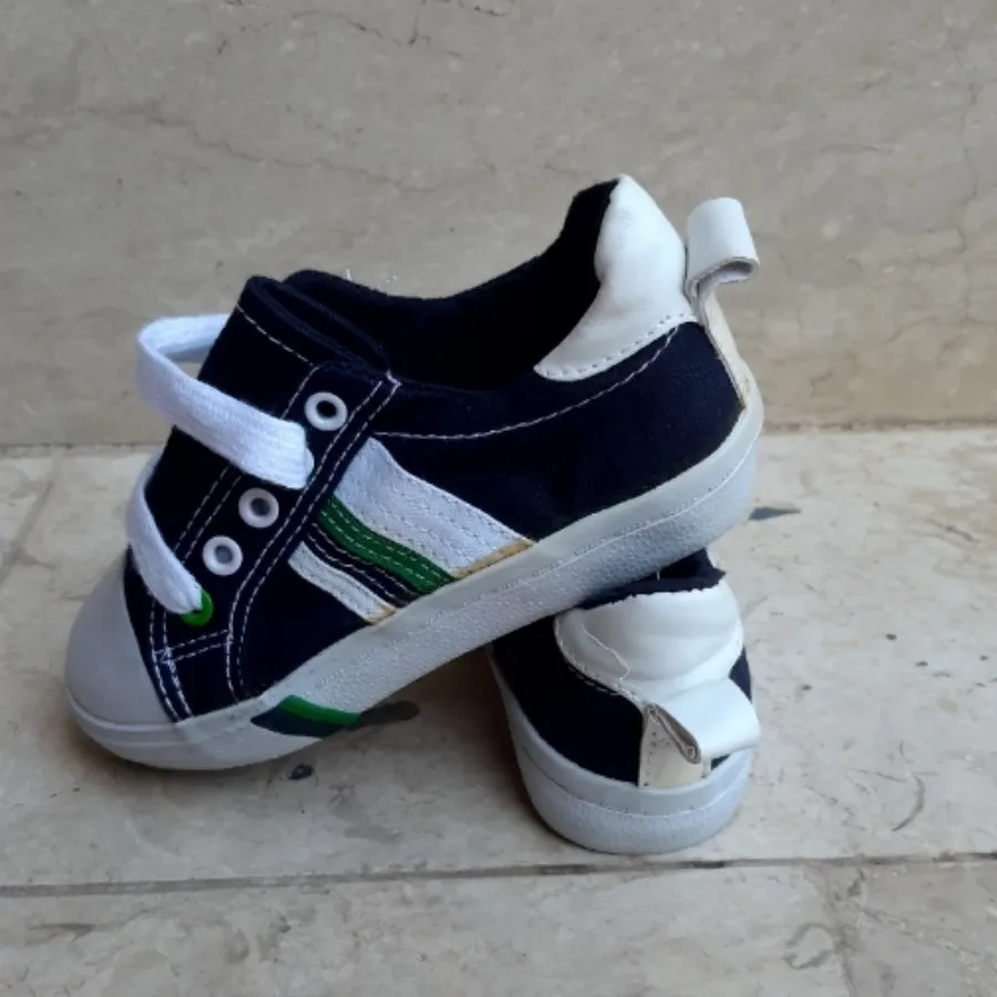 کفش بچه گانه