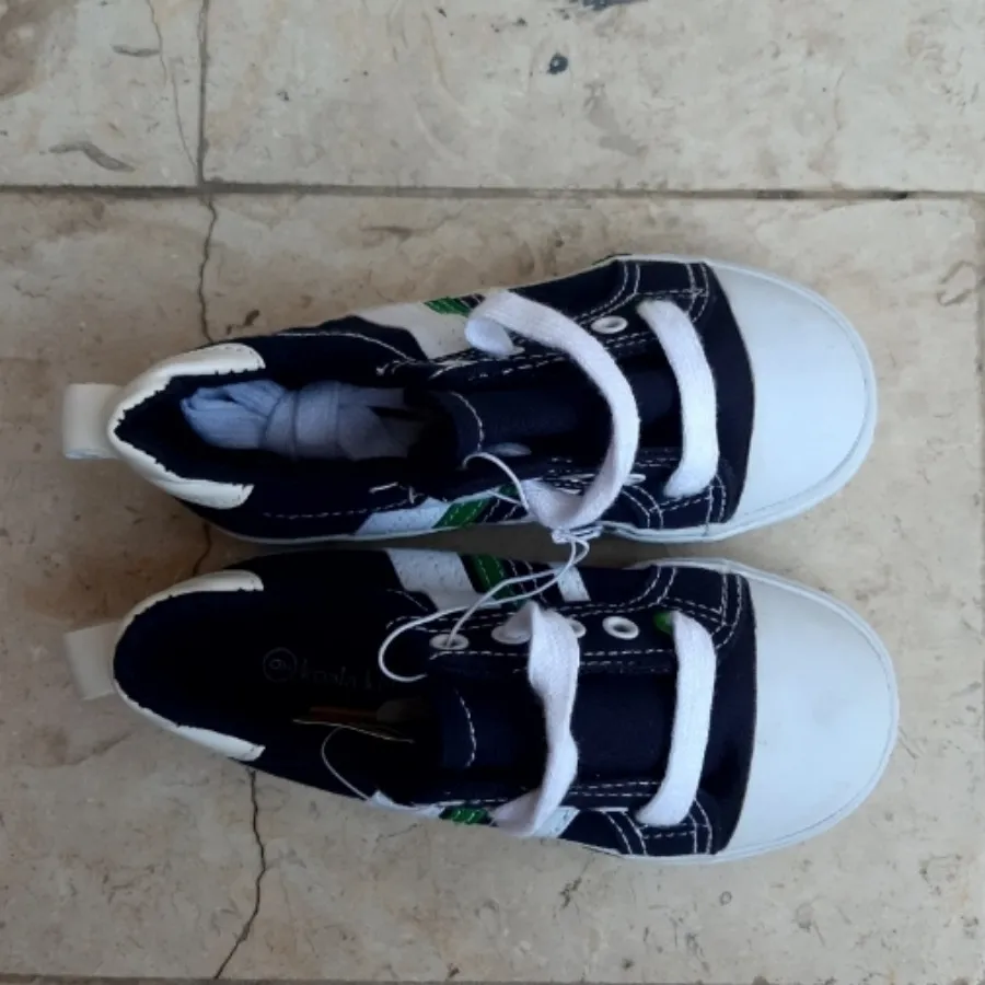 کفش بچه گانه