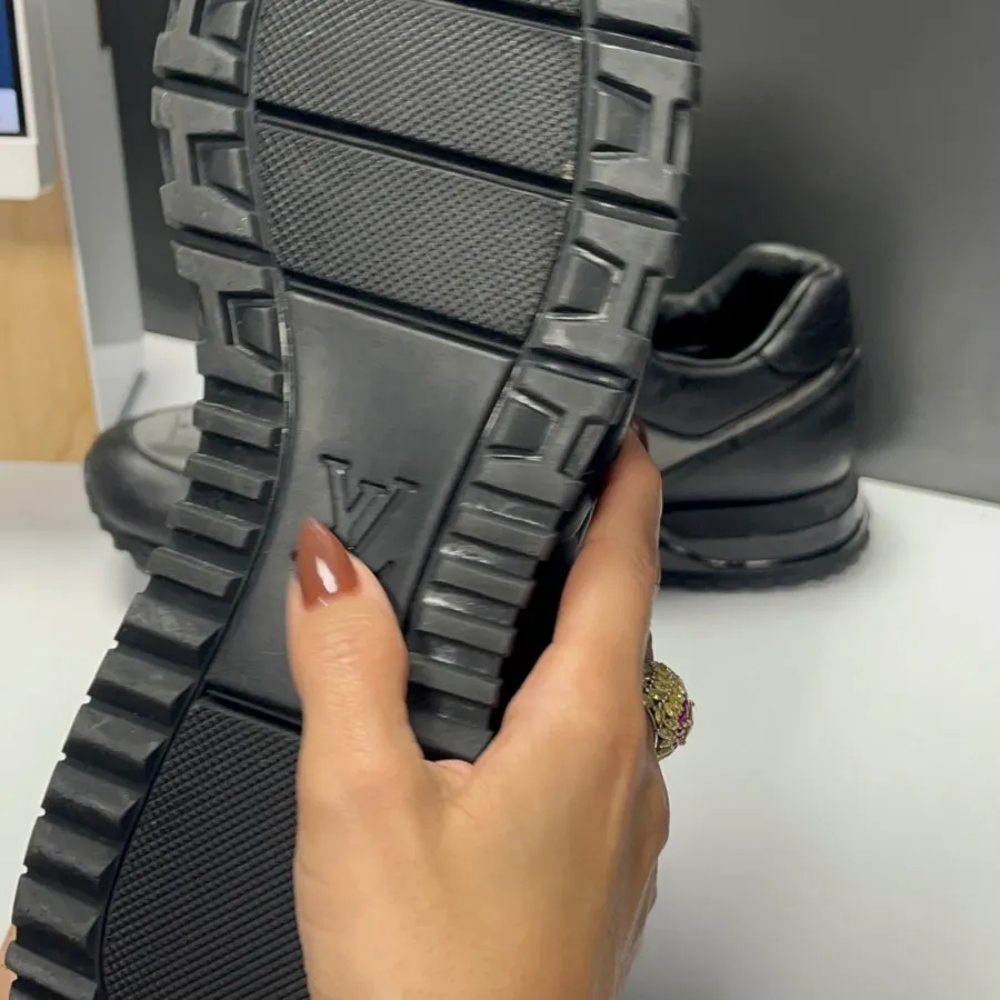 کتونی لویی ویتون سایز 43