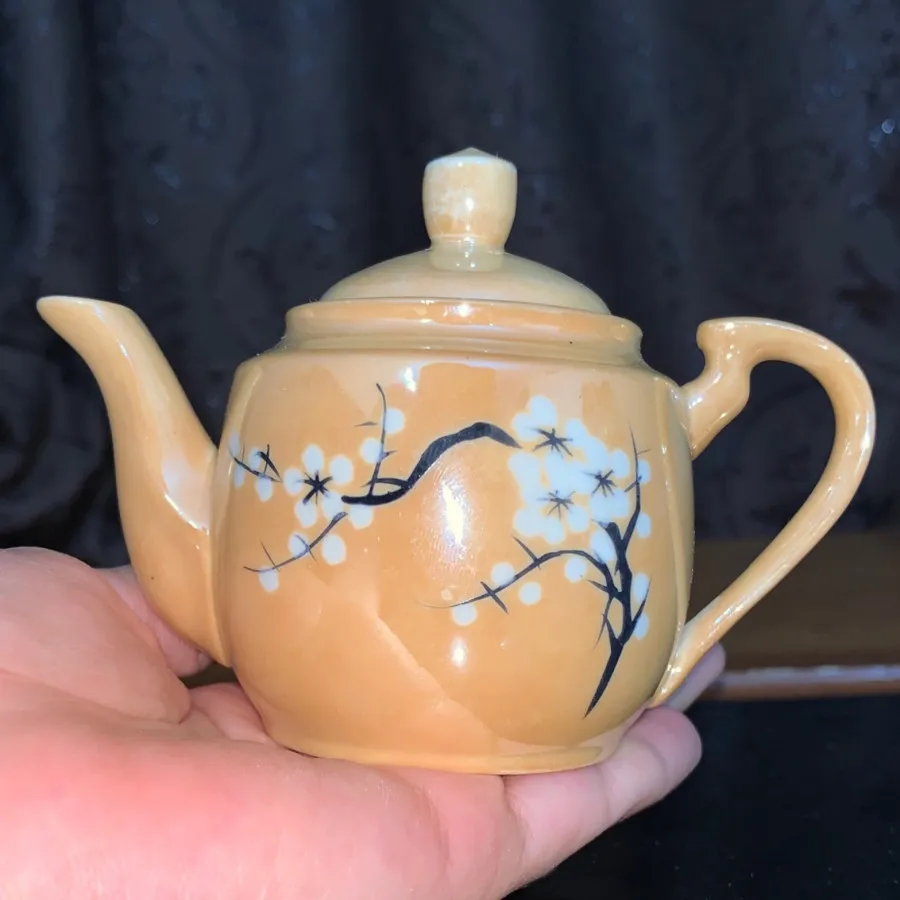 قوری چینی طلایی