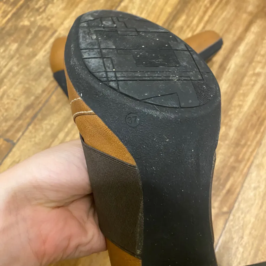 کفش پاشنه دار