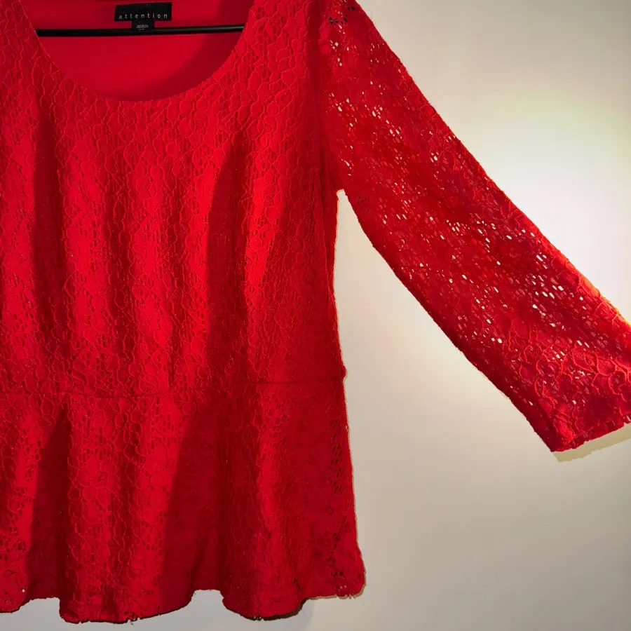 بلوز زنانه قرمز(گیپور)