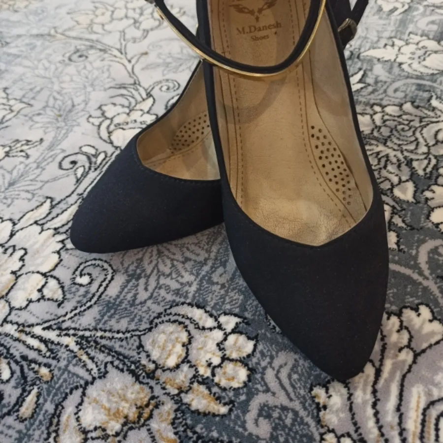 کفش پاشنه دار