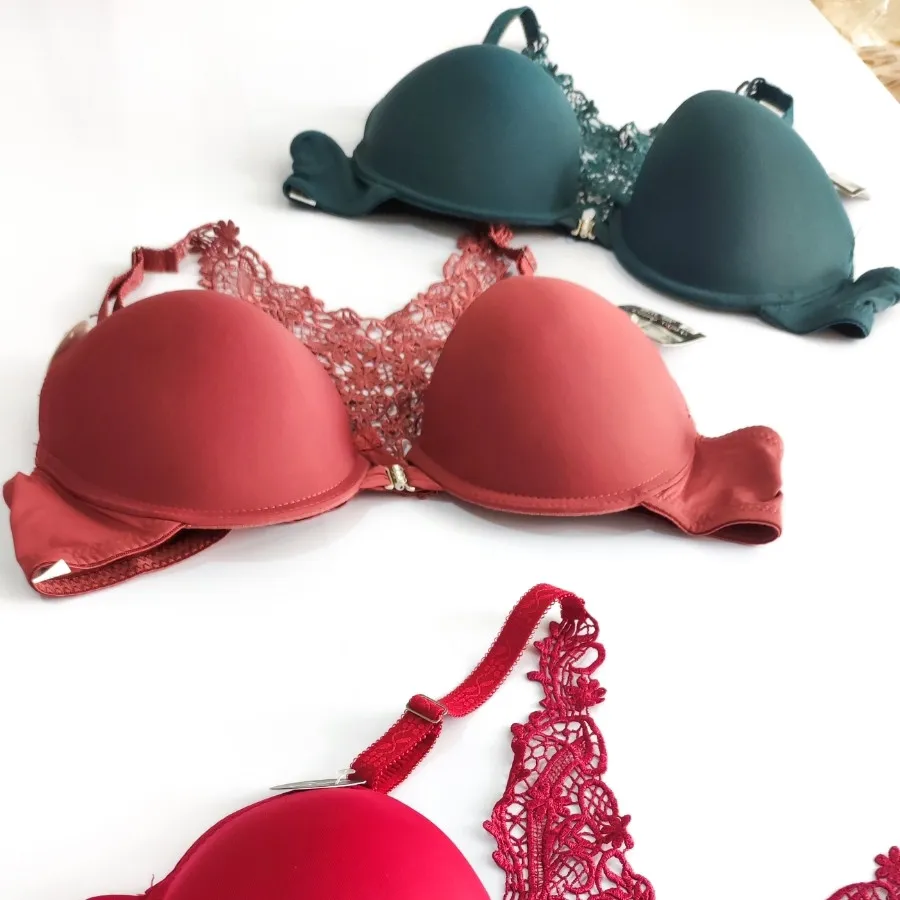 سوتین جلوبازشو