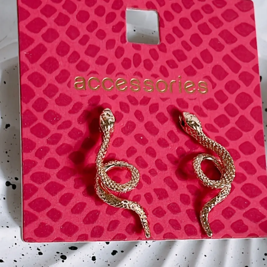 گوشواره طرح مار