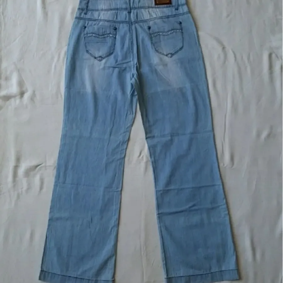 شلوار لی زنانه