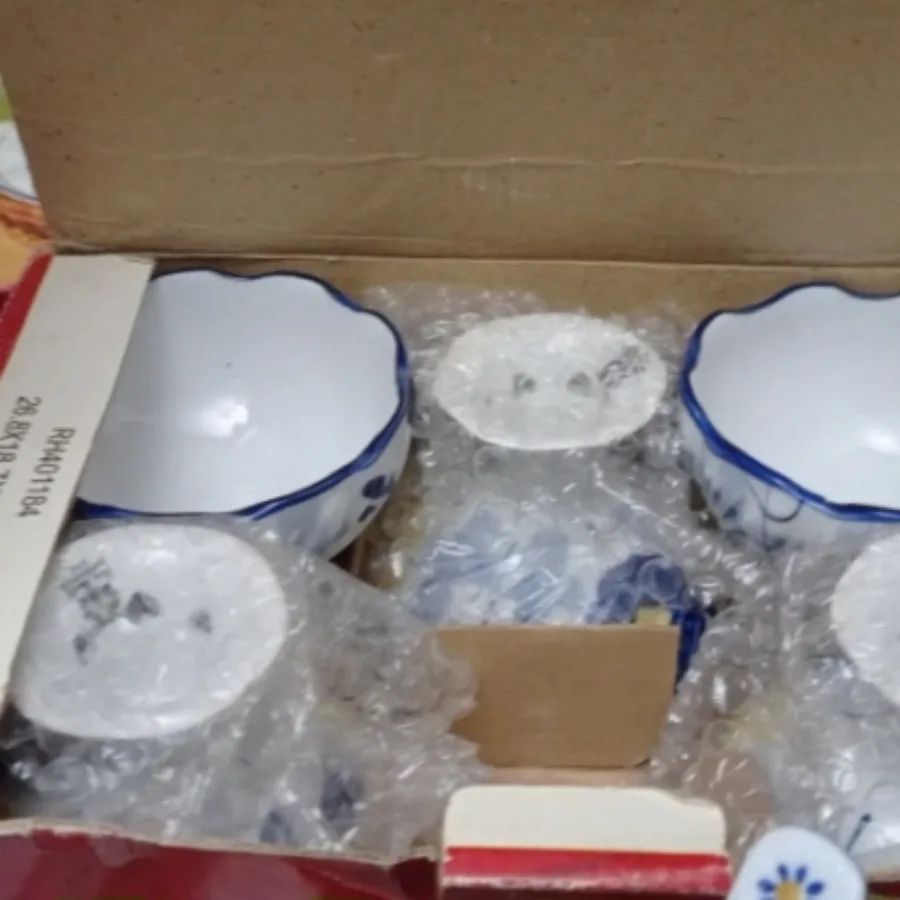 بستنی خوری گل پنبه ای