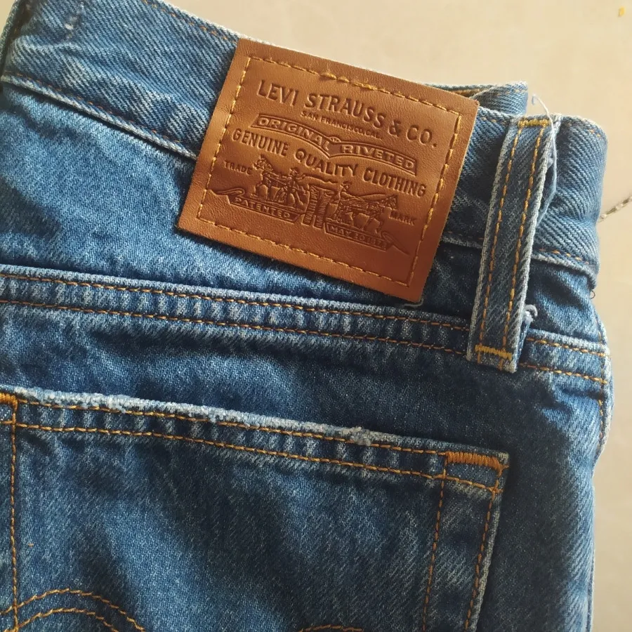 شلوار جین لیوایز