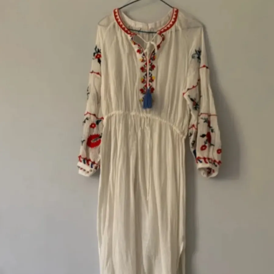 پیراهن گلدوزی