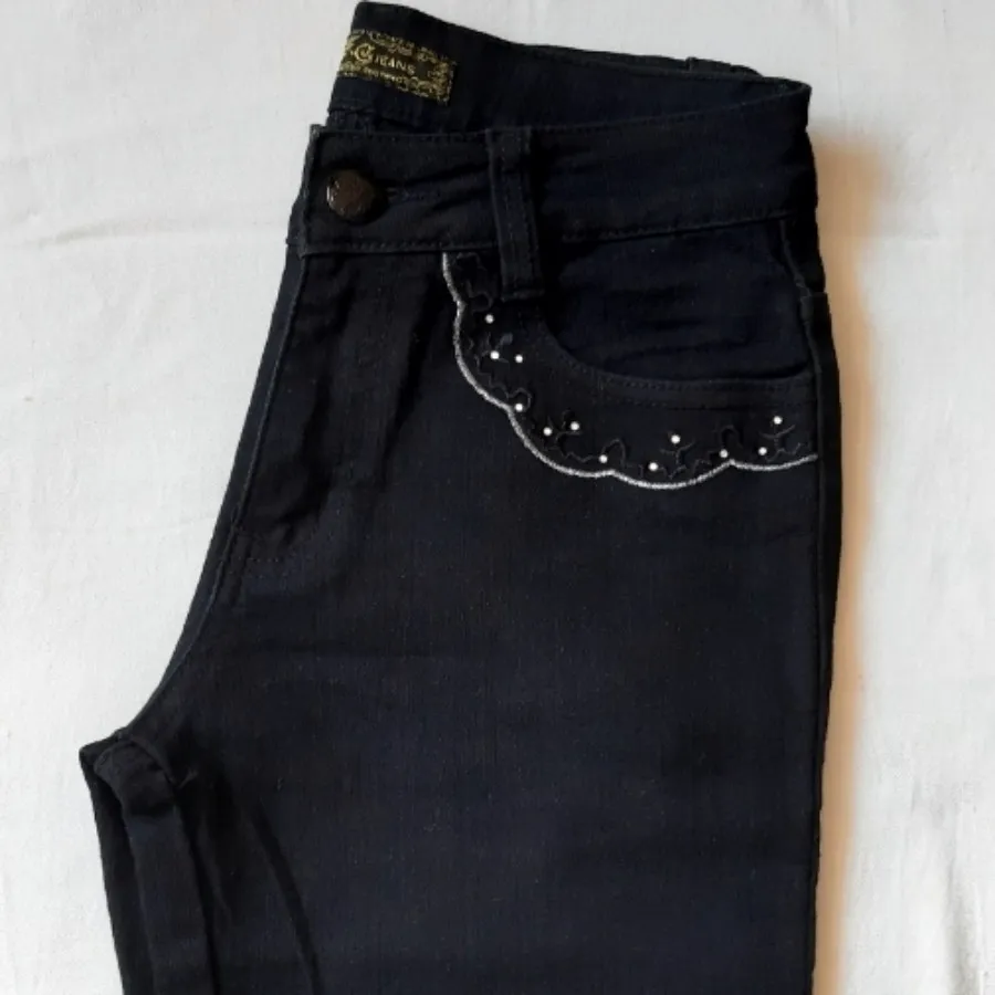 شلوار لی زنانه