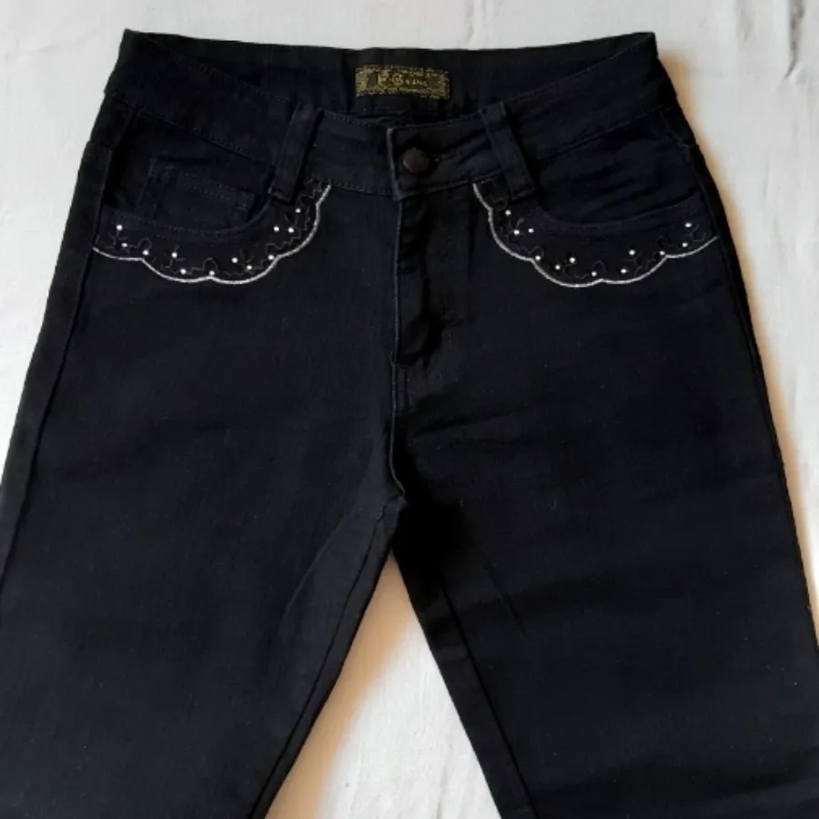 شلوار لی زنانه