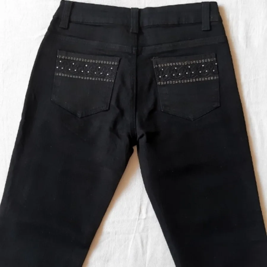 شلوار لی زنانه