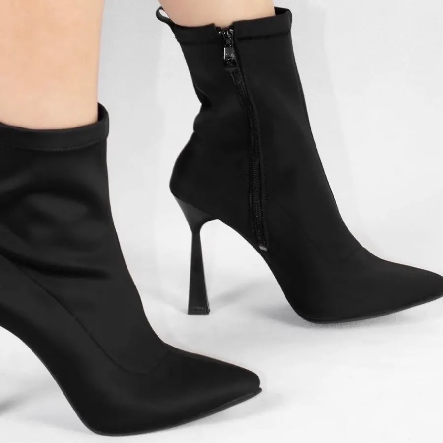 نیم بوت جورابی ترند