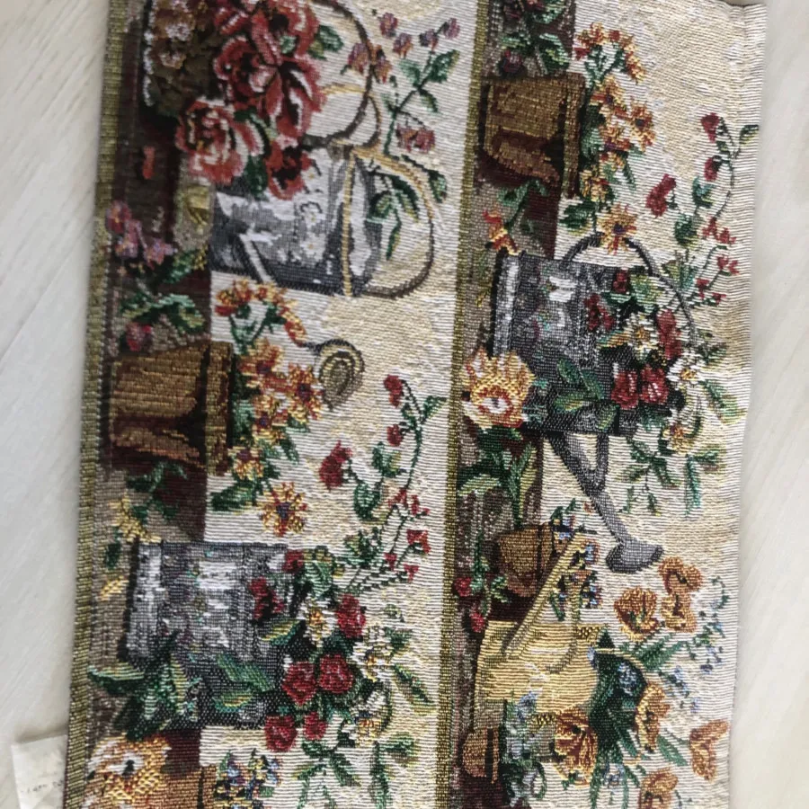 زیر بشقابی و رومیزی