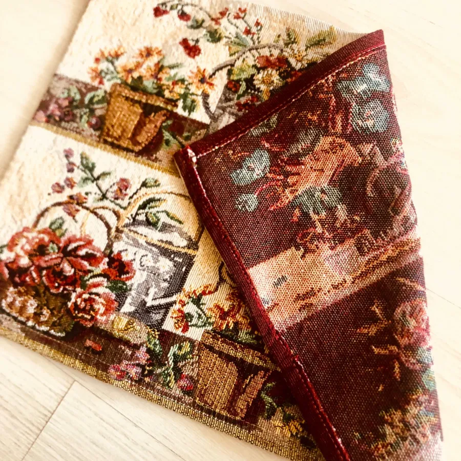 زیر بشقابی و رومیزی