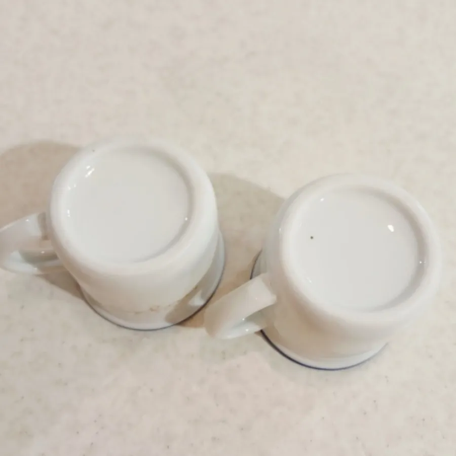 لیوان نسکافه یا چای