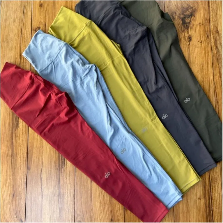 لگ ورزشی الو یوگا Alo