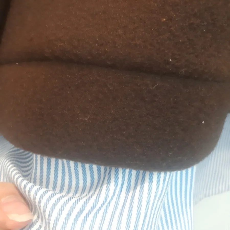 پلیور قهوه ای