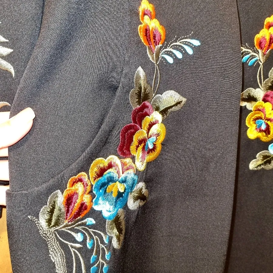 مانتو پاییزه گلدوزی شده