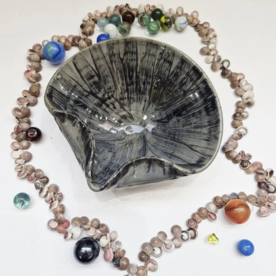 کاسه دفرمه برای مزه