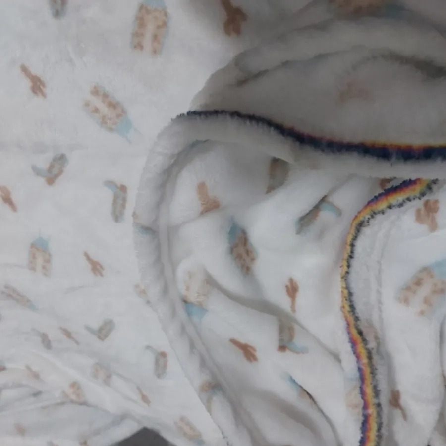 پتو مسافرتی سفید