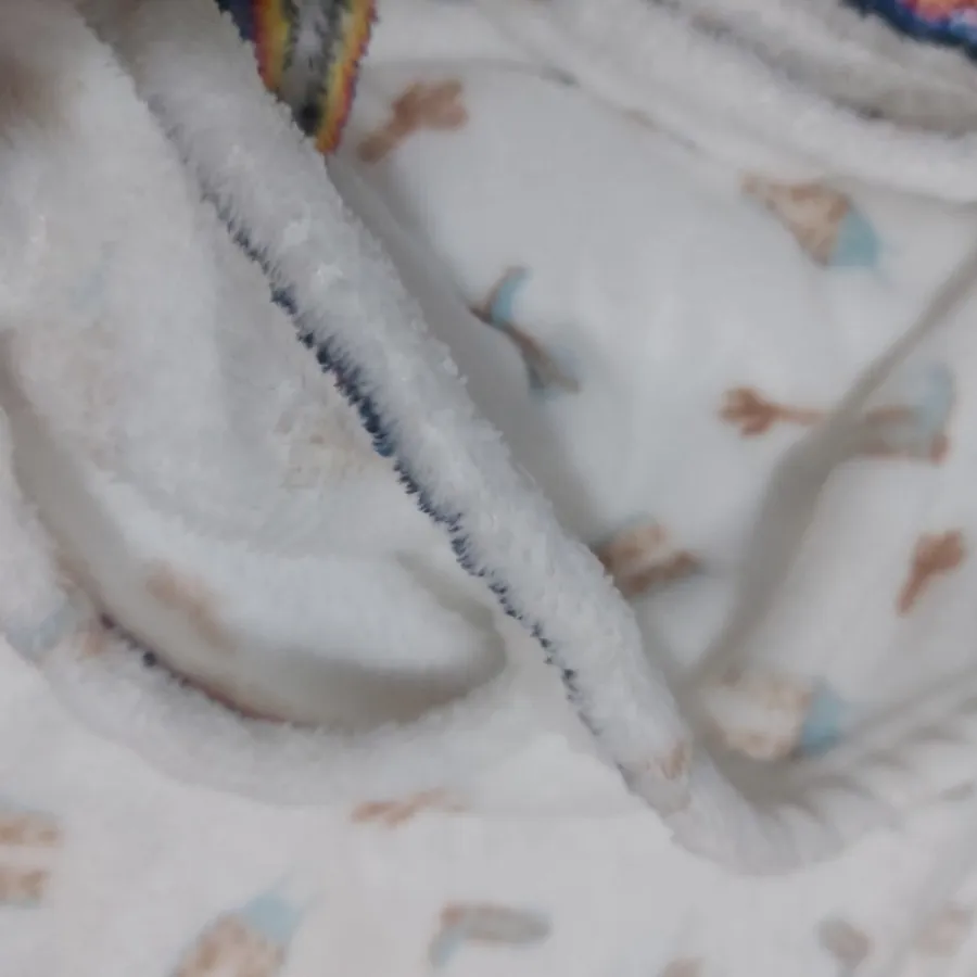 پتو مسافرتی سفید