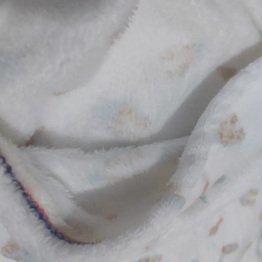 پتو مسافرتی سفید