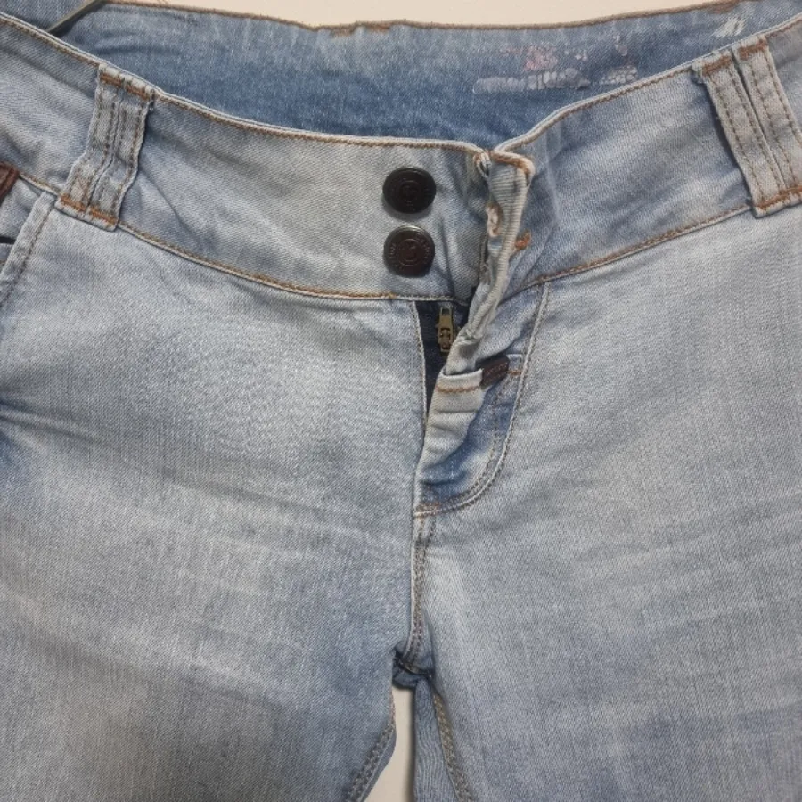 شلوار جین زنانه