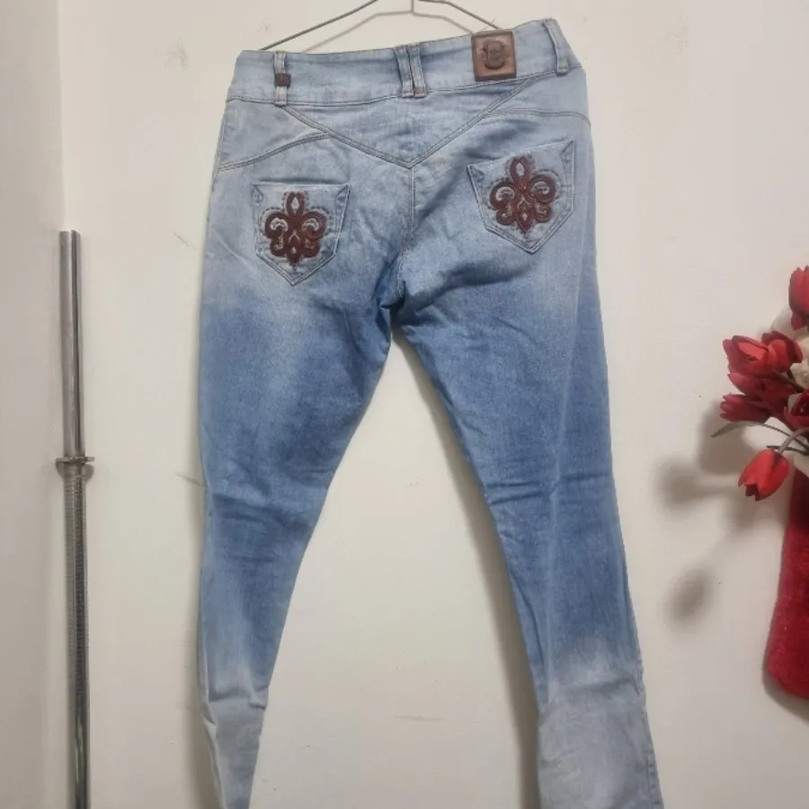 شلوار جین زنانه