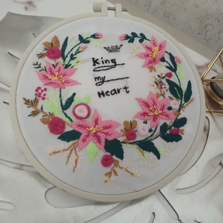 تابلو دیوارکوب گلدوزی