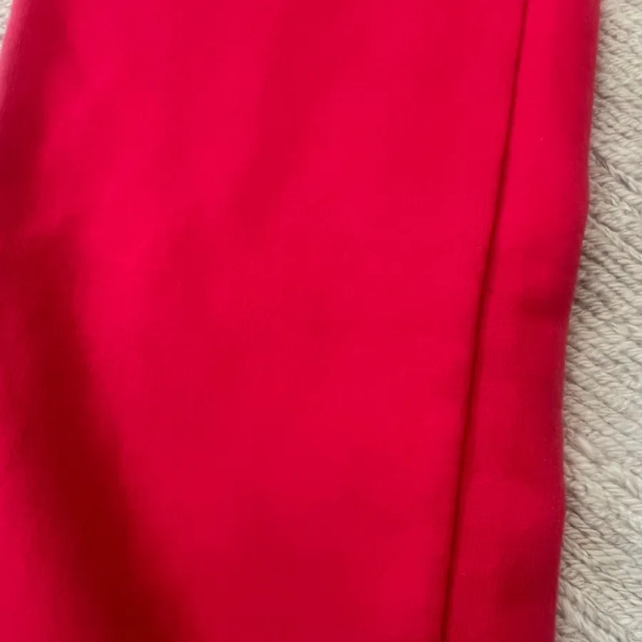 شلوار ترند قرمز