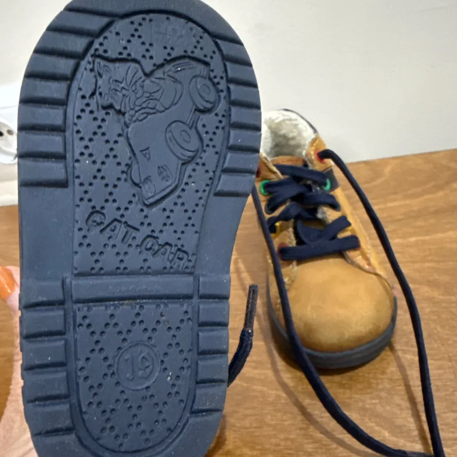 بوت بچگانه چرم اروپایی