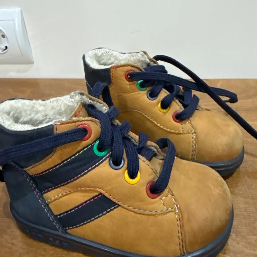 بوت بچگانه چرم اروپایی