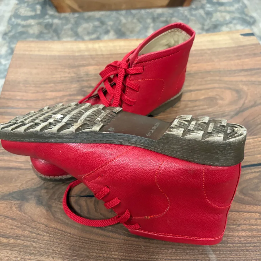 نیم بوت قرمز