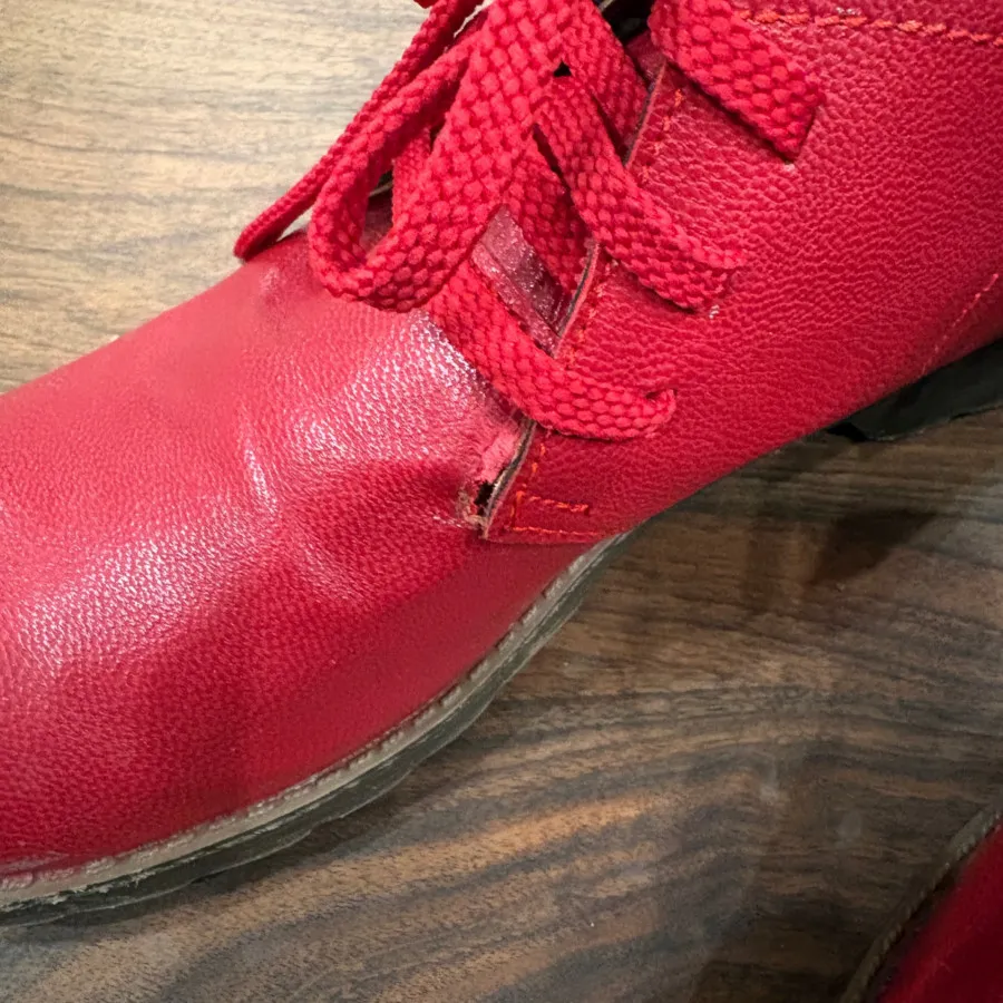 نیم بوت قرمز