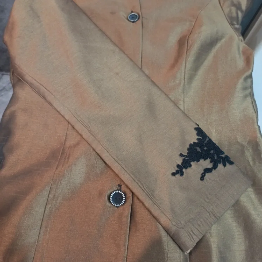 مانتو طرحدار