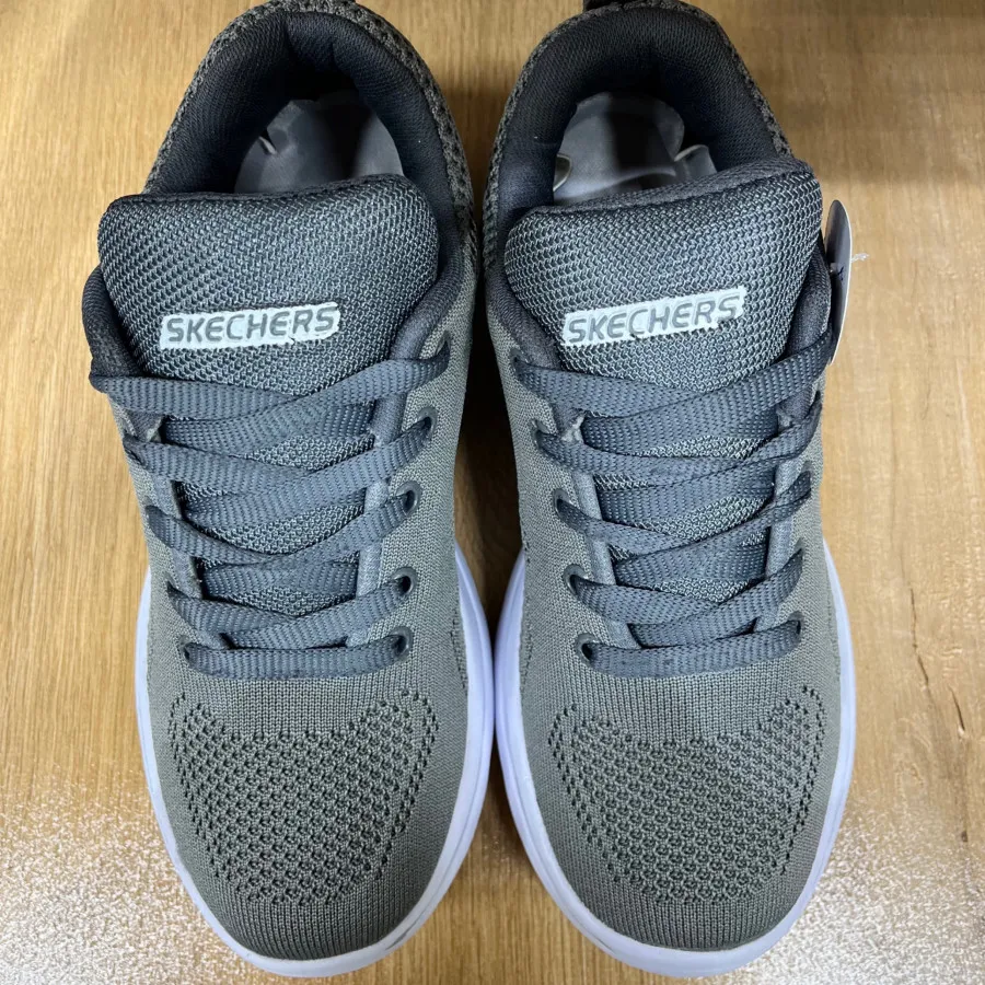 کفش اسکیچرز