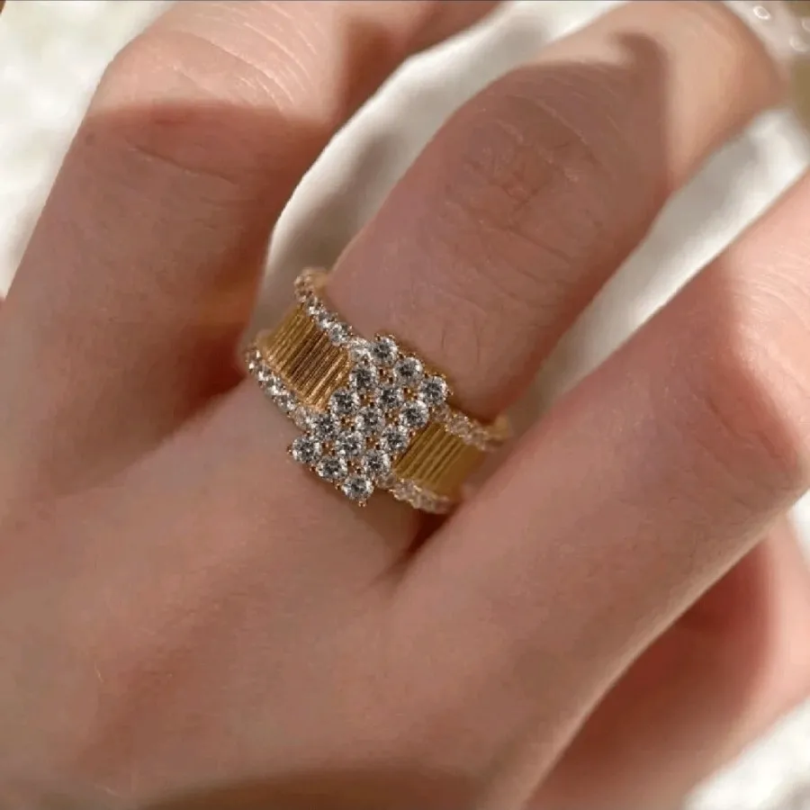 انگشتر طرح جواهر و ظریف