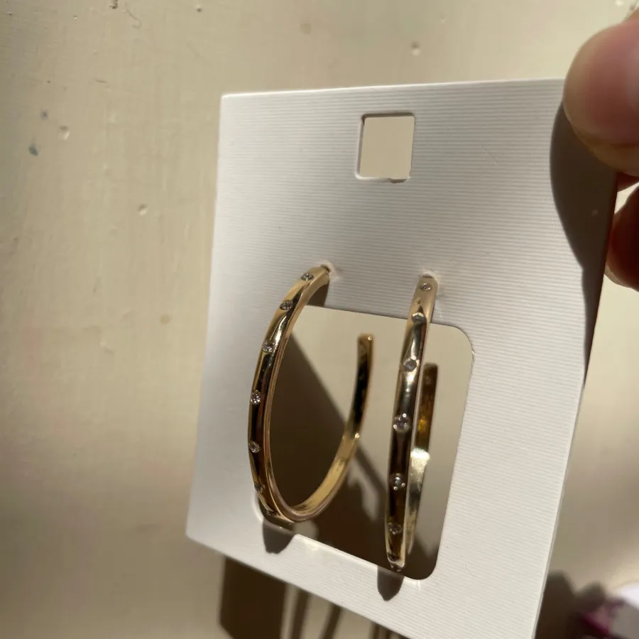 گوشواره نگین دار برند