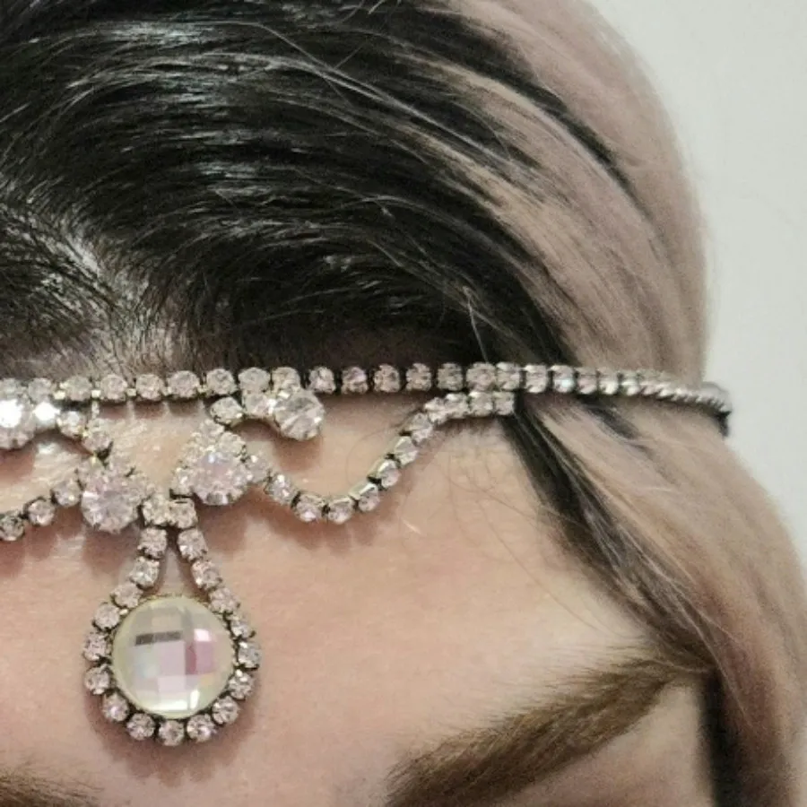 ریسه ی پیشانی نگینی