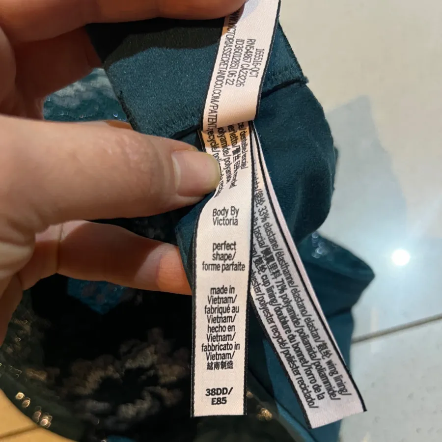 سوتین ویکتوریا سیکرت