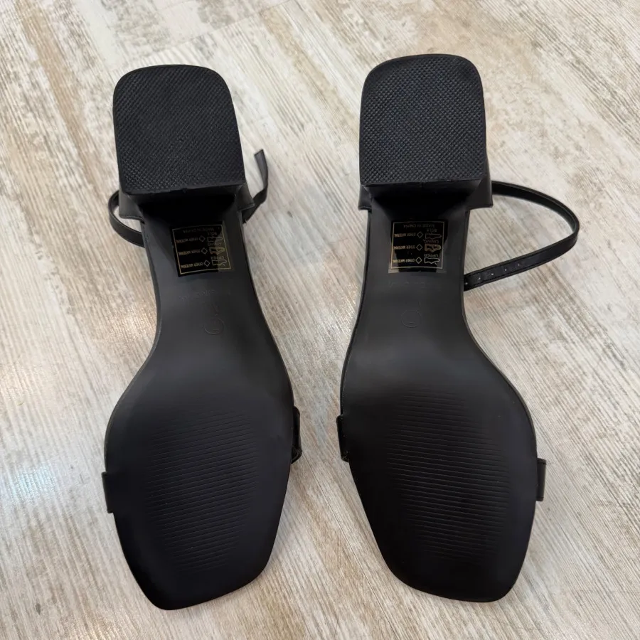 کفش بیسیک انگلیسی