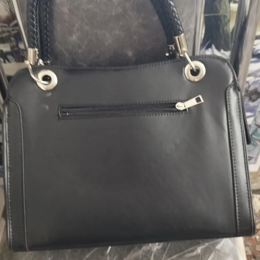 کیف مشکی روش پارچه زرشکی