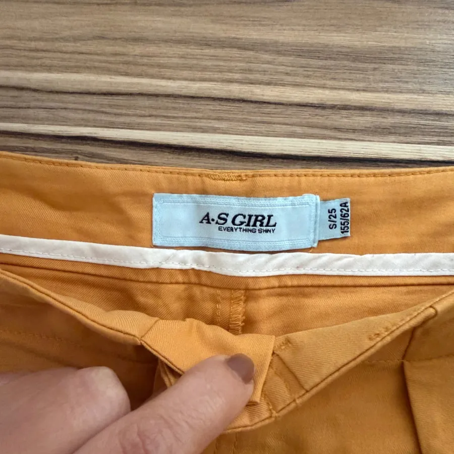 شلوارک خردلی