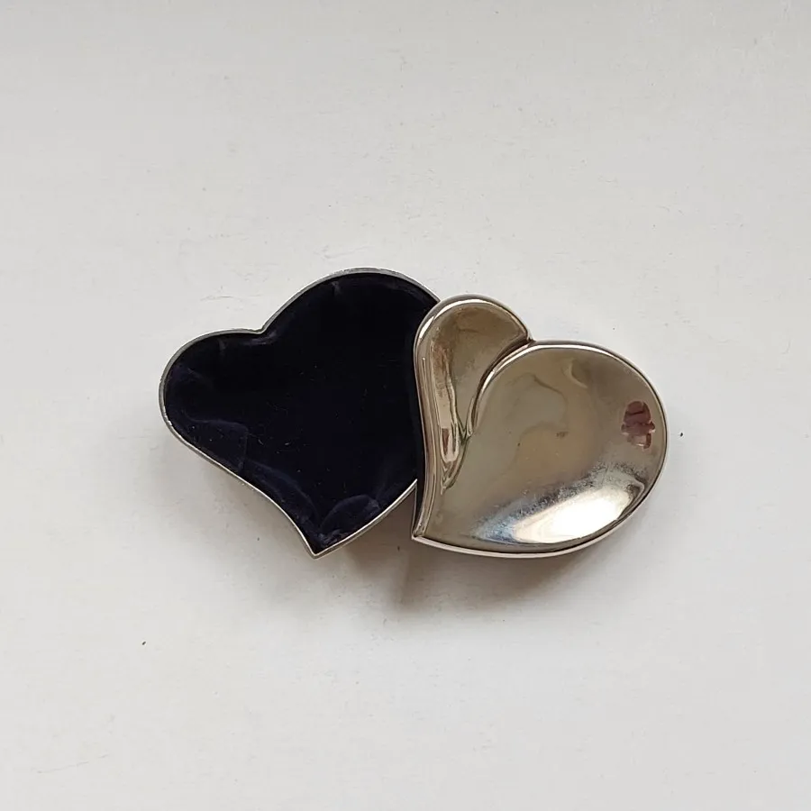 جای زیورآلات قلبی