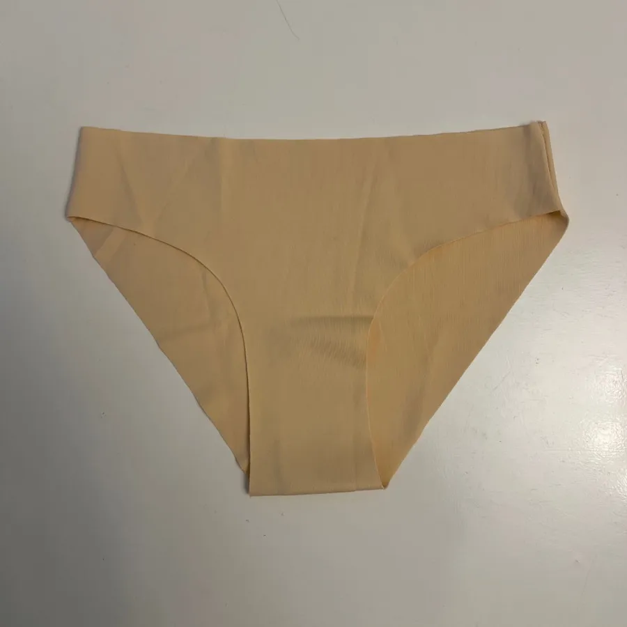 شورت نخی و لیزری ترک