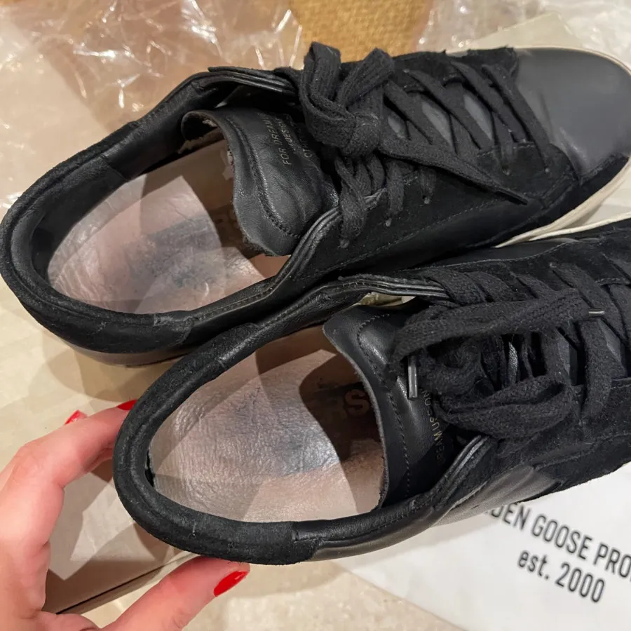 اسنیکرز زنانه