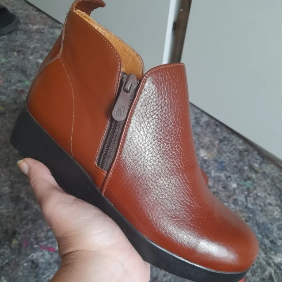 نیم بوت چرم زنانه