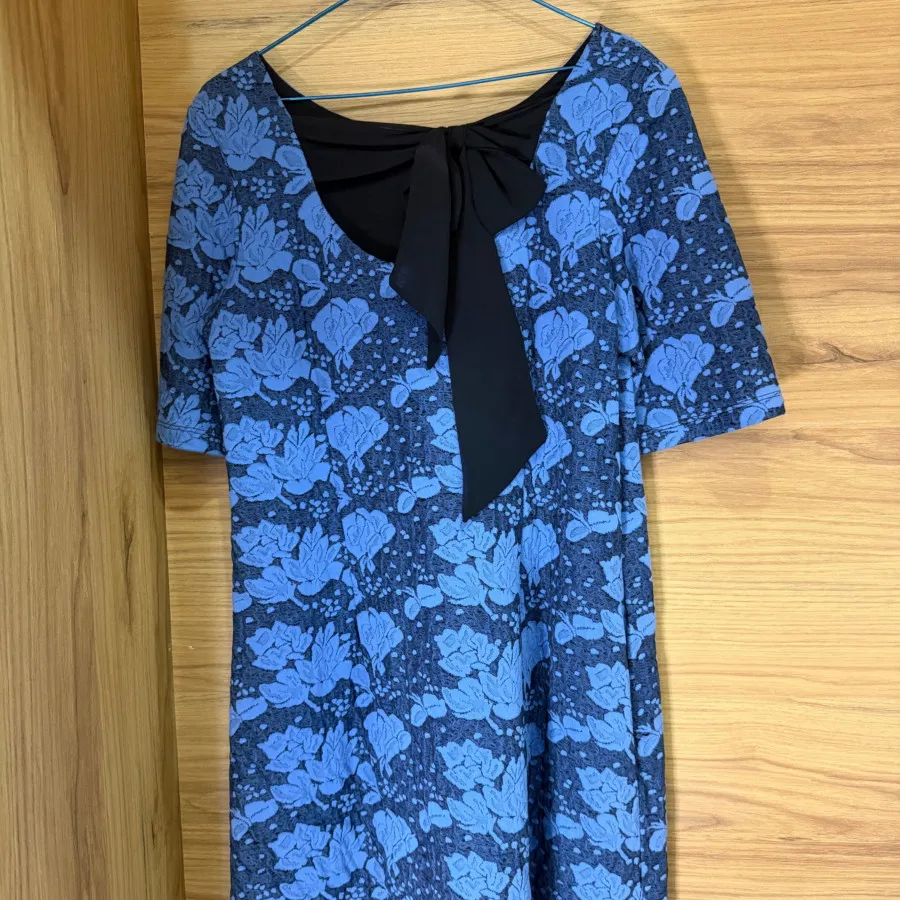 پیراهن آبی خارجی