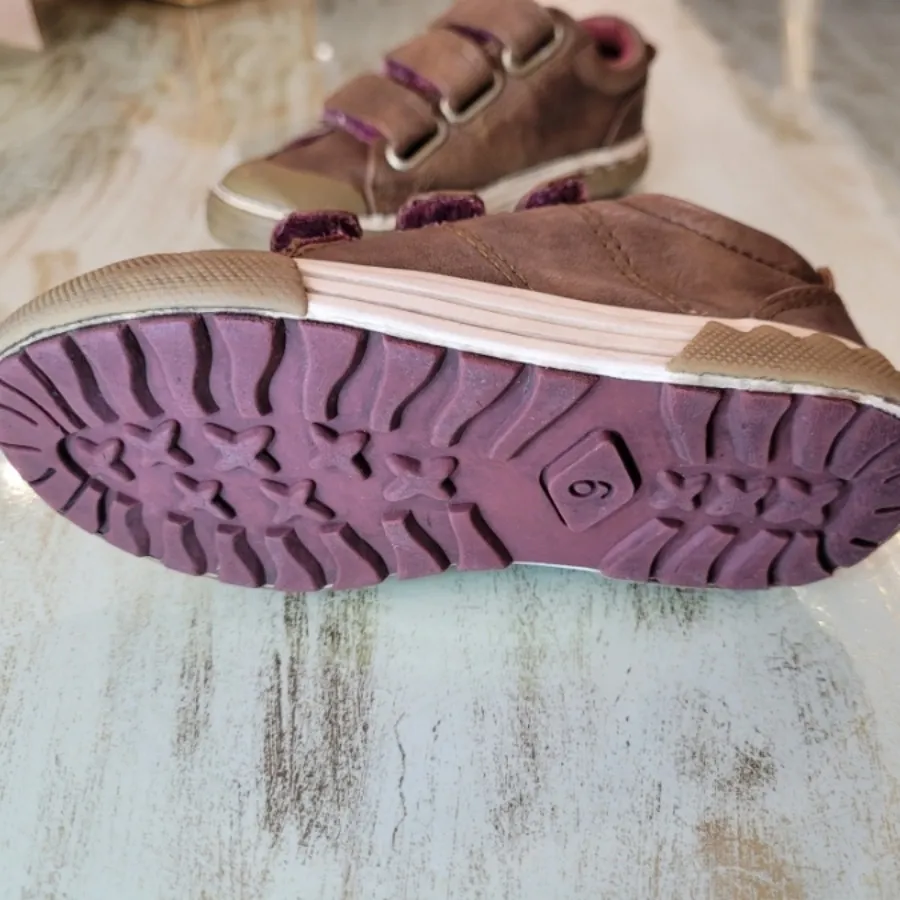 کفش اسپرت بچگانه